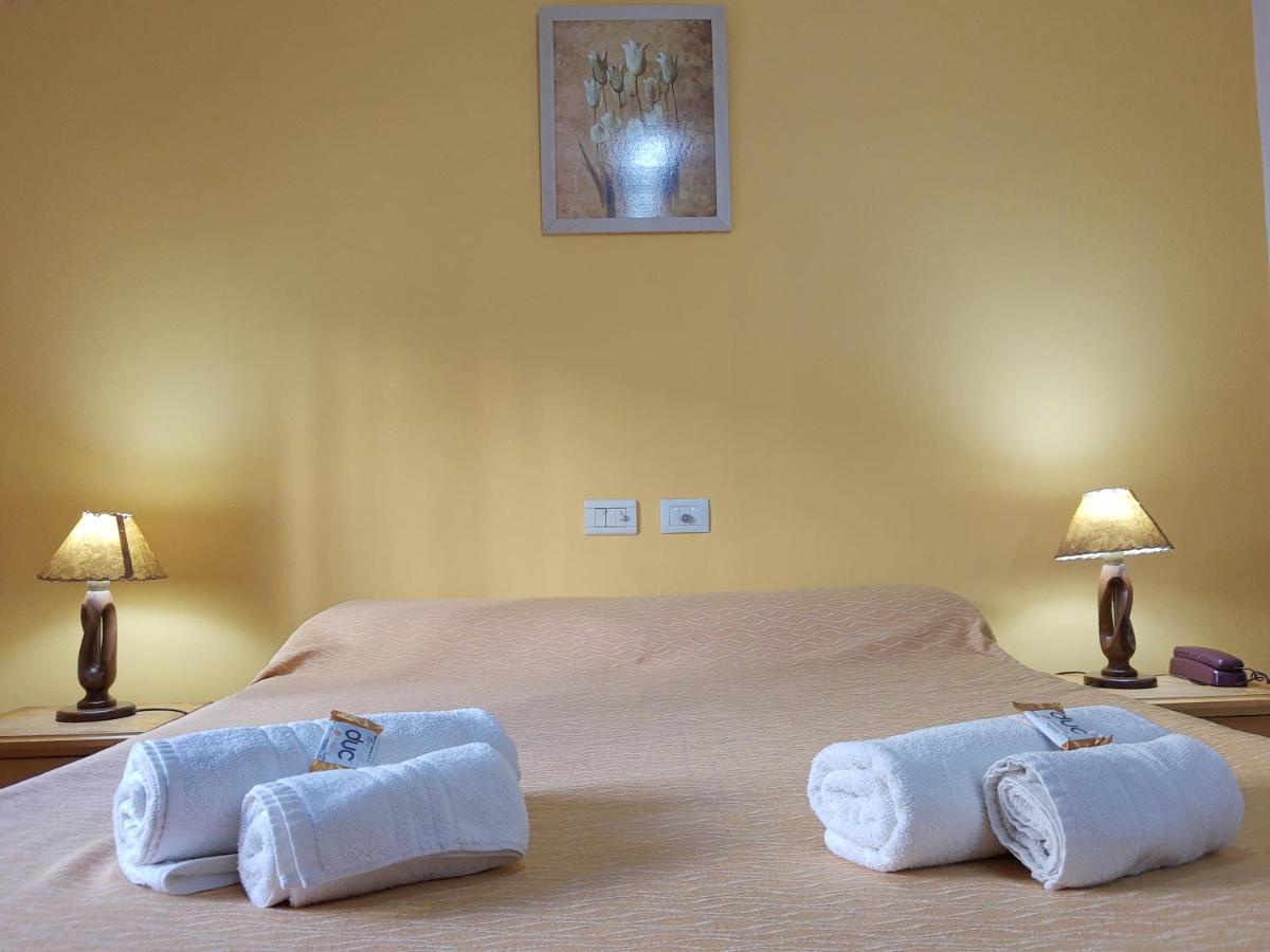 Hotel Brisas Вилья-Карлос-Пас Экстерьер фото